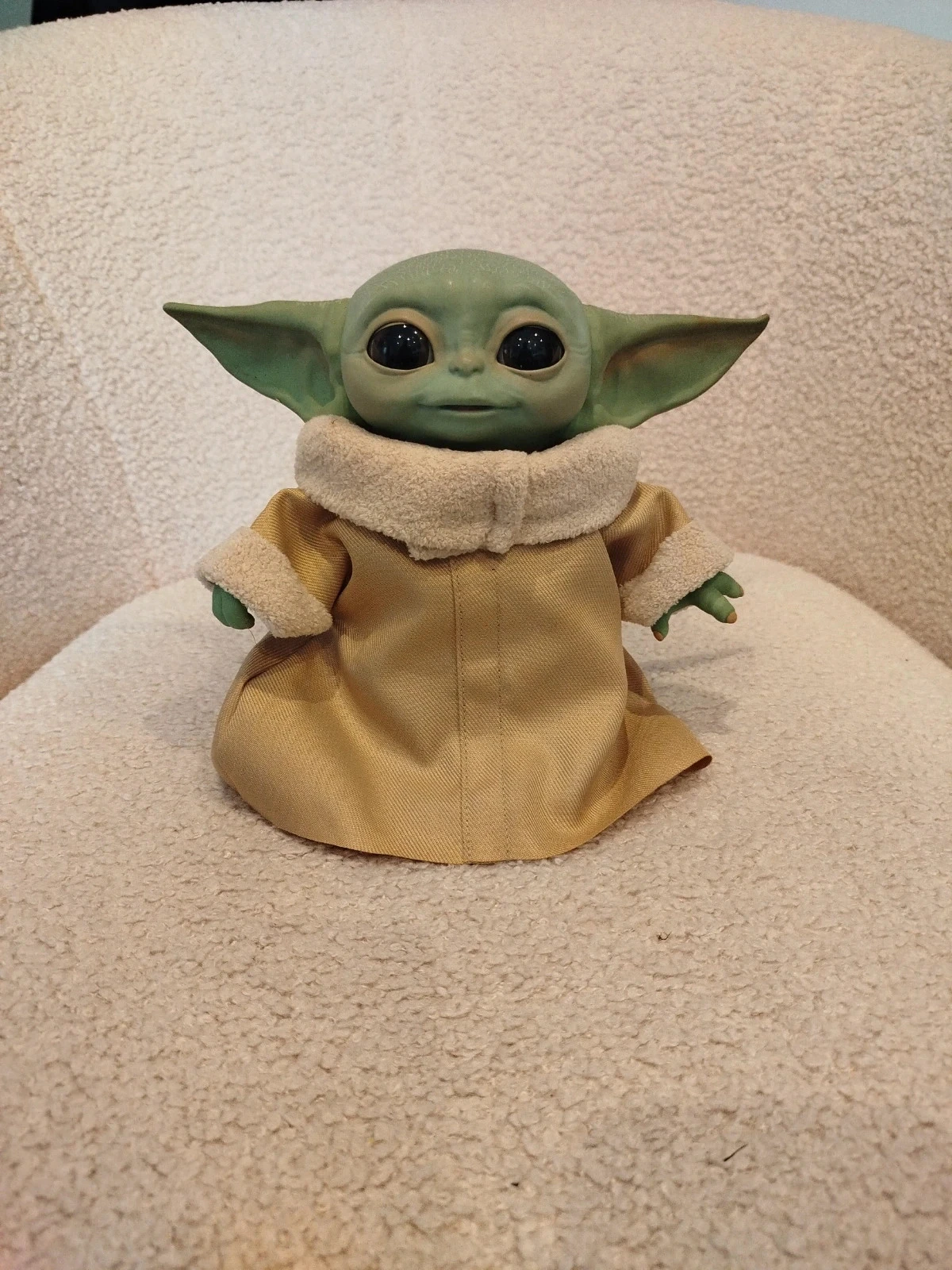 Bébé Yoda Star Wars figurine interactive